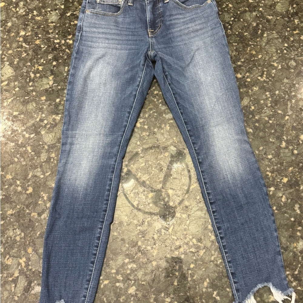 Lucky Brand Woman’s Fringe Ankle Mid- Ride Jeans Size ( 2/26 )